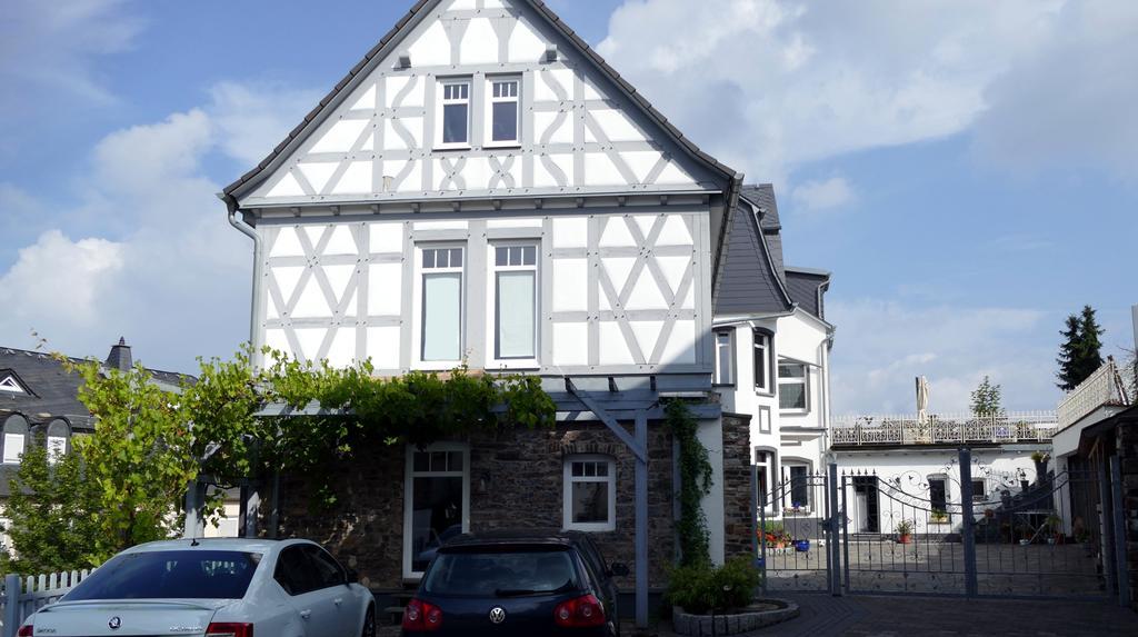 Apartments Im Chateau D'Esprit Hoehr-Grenzhausen Exterior photo